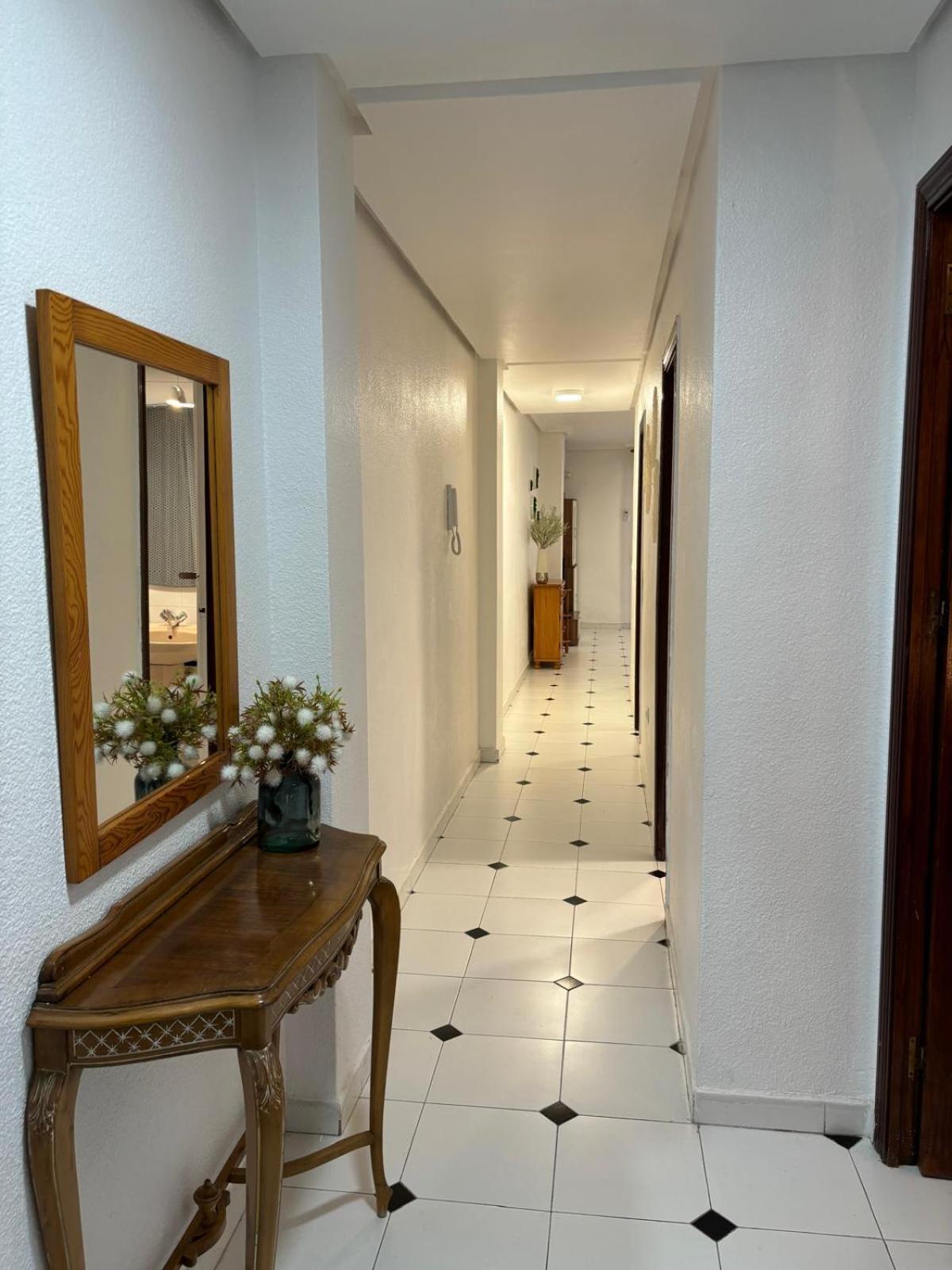 Просторная Квартира Рядом С Морем В Хорошем Районе Torrevieja Exterior foto